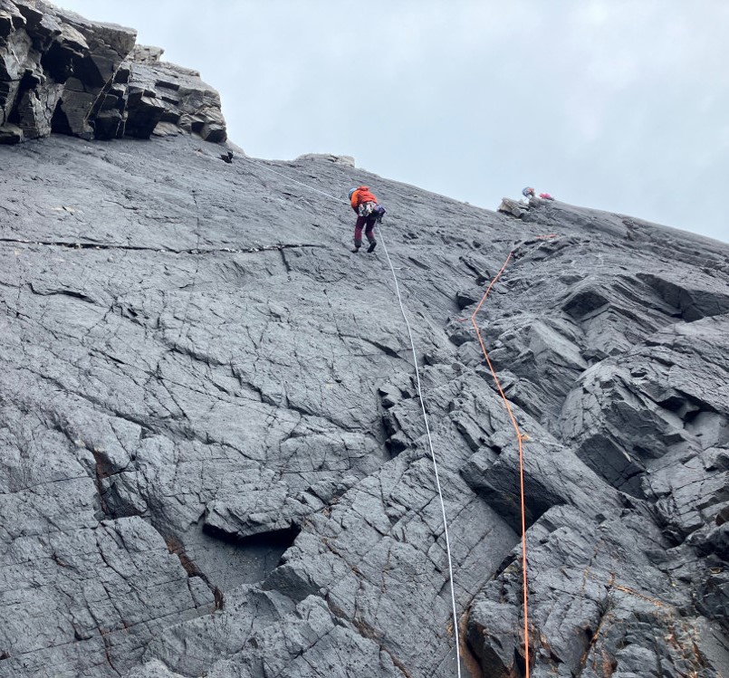 Cutting Edge 1 Abseil in